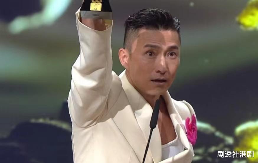 陈山聪|以奖换奖!TVB知名男星终开斋夺得视帝,曝望用奖项让太太生个女儿