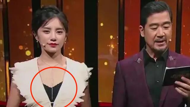 王志文|当男演员和性感女星走红毯：张国立目不斜视，王志文把头撇开