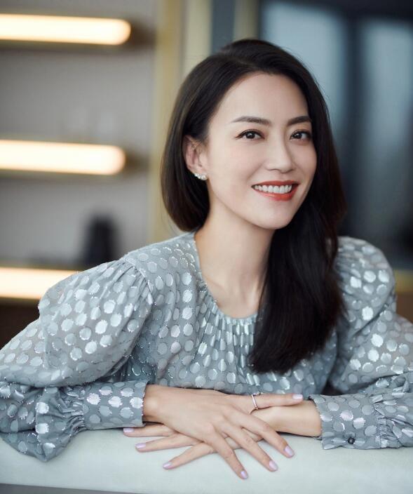 霍汶希|未婚妈妈霍汶希：执掌“英皇”半壁江山，谢霆锋自愿养她们一辈子