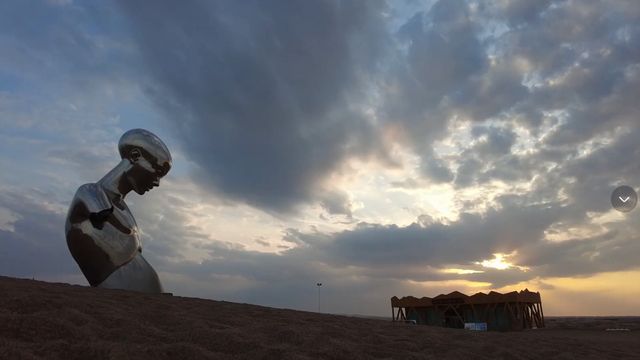 邮轮|甘肃即将消失的沙漠小镇,资源匮乏环境恶劣,居然还有庄稼地