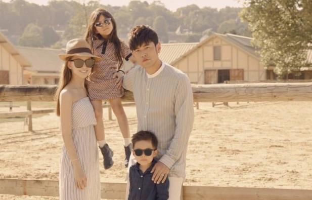 周杰伦|周杰伦5岁儿子升格男主!撩妹功力不输爸爸,老粉:说不出的感动