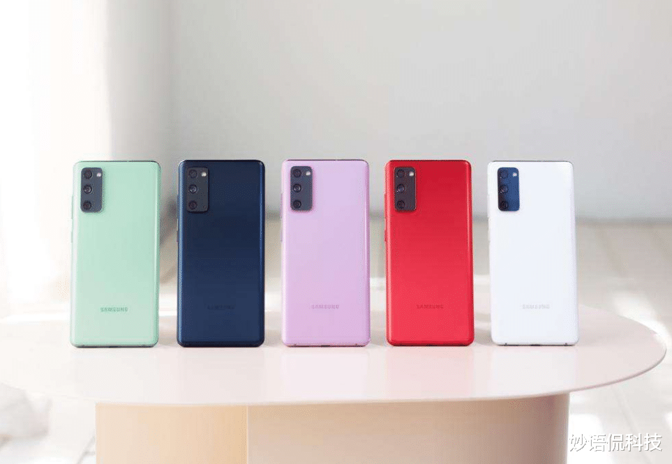 三星|三星这次良心了,从4999降到2799,IP68+3200万自拍+120Hz