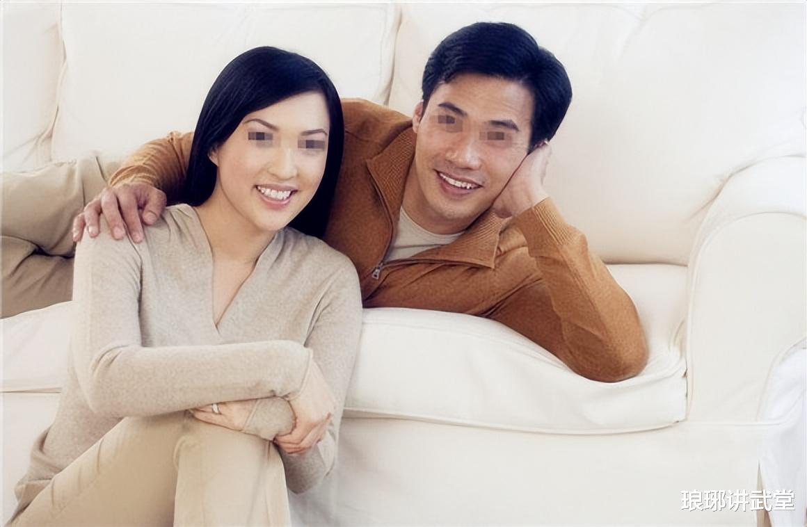 2013年,丈夫请外人与妻子发生不道德行为并在旁拍照呐喊,会咋判