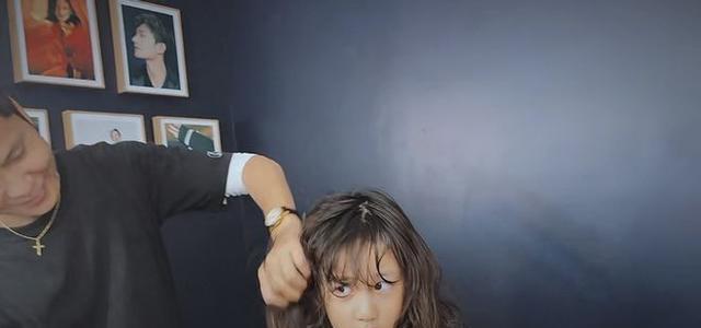 孙莉|孙莉小女儿烫发视频引热议,黄磊放养式教育再次掀起两极化评价