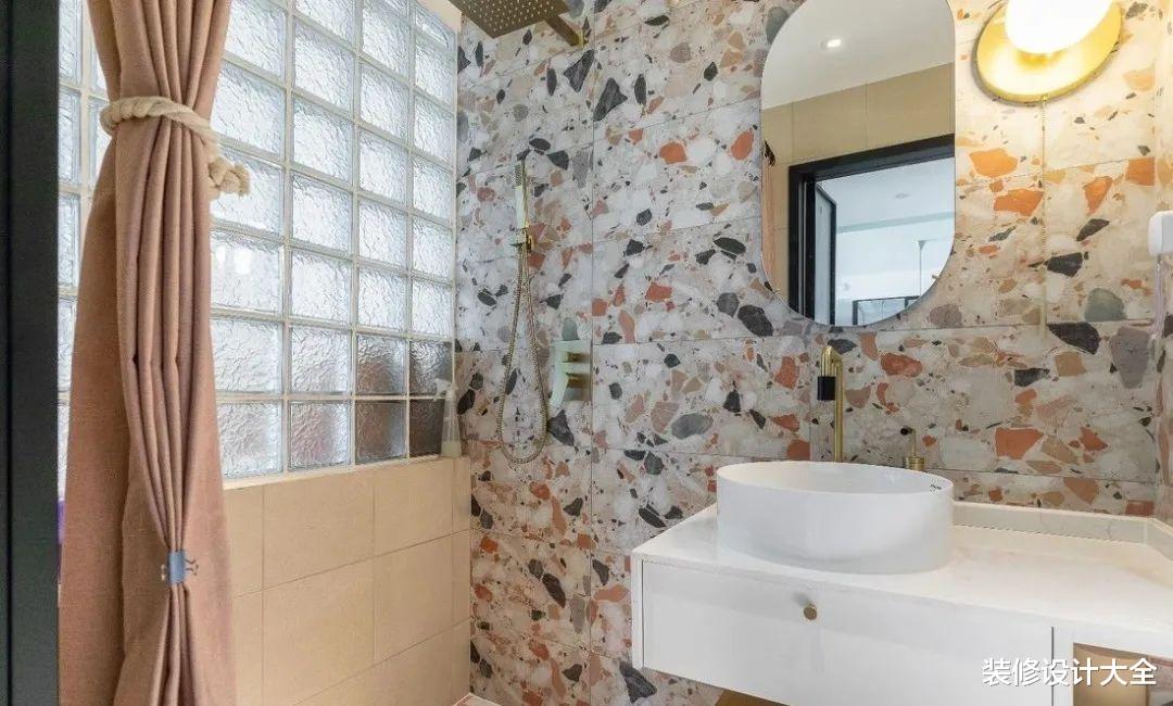 130平北欧风，带玻璃隔断、休闲阳台，不仅颜值高，实用性还强！