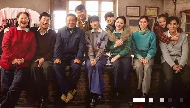 人世间|《人世间》：年轻女孩在骚动，女人皆郑娟，没有人能成为周蓉？