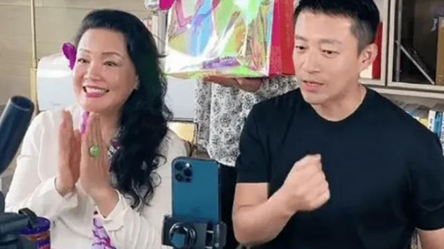 汪小菲|汪小菲辟谣“破产”，却被外卖“销售量”出卖，网友：戏要演全套