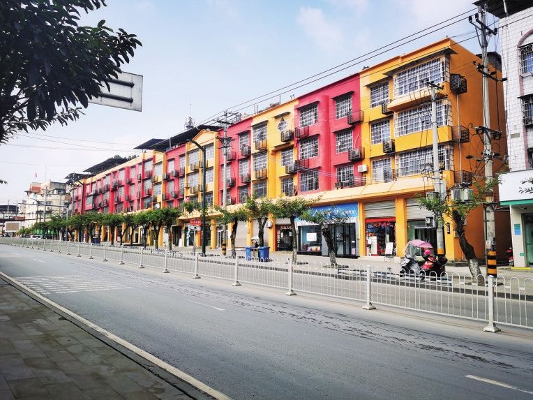 |小區(qū)里邊的這幾棟樓能不購買，盡量不要選擇