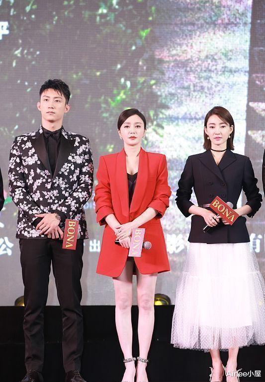 秦岚|秦岚的潮流感真足，穿POLO衫套装配西装，宽松也掩不住好身材