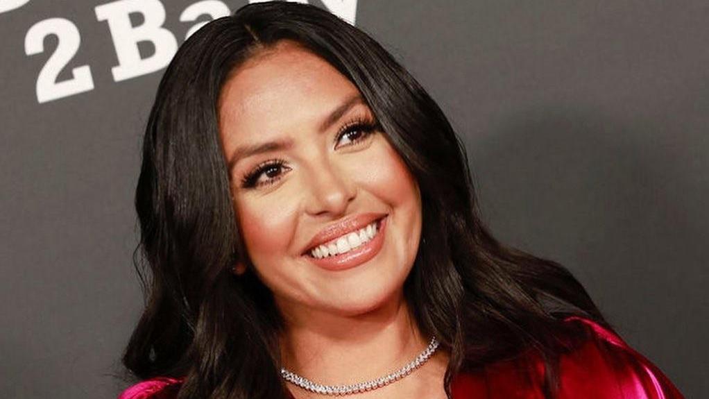 乐华娱乐|科比遗孀：39岁瓦妮莎体重近180斤，穿粉裙好美，不输卡戴珊