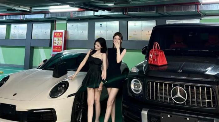 王思聪|王思聪光临网红店，网红老板晒合影引争议，背后成亮点