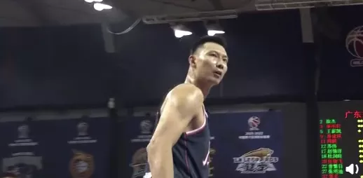 周琦|突发！周琦食物中毒！被扣又让踹！他真是CBA第一惨球员