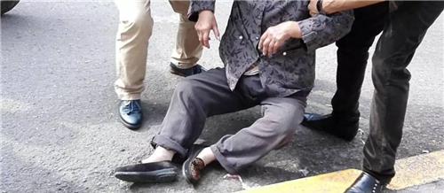 儿子失踪19年,父母以为外出打工,没想到他一直“躺”在自家院中