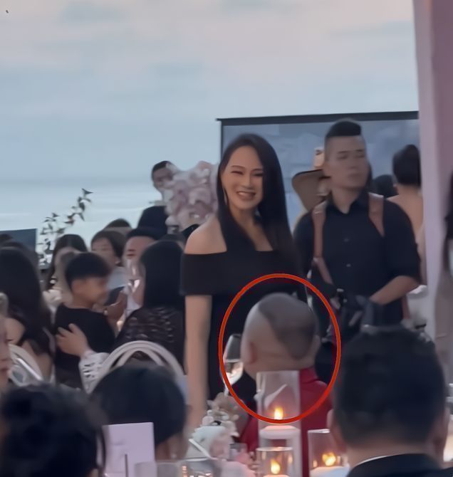 伊能静|伊能静再次翻车,现身海外为富豪庆生,男方被扒是在逃人员