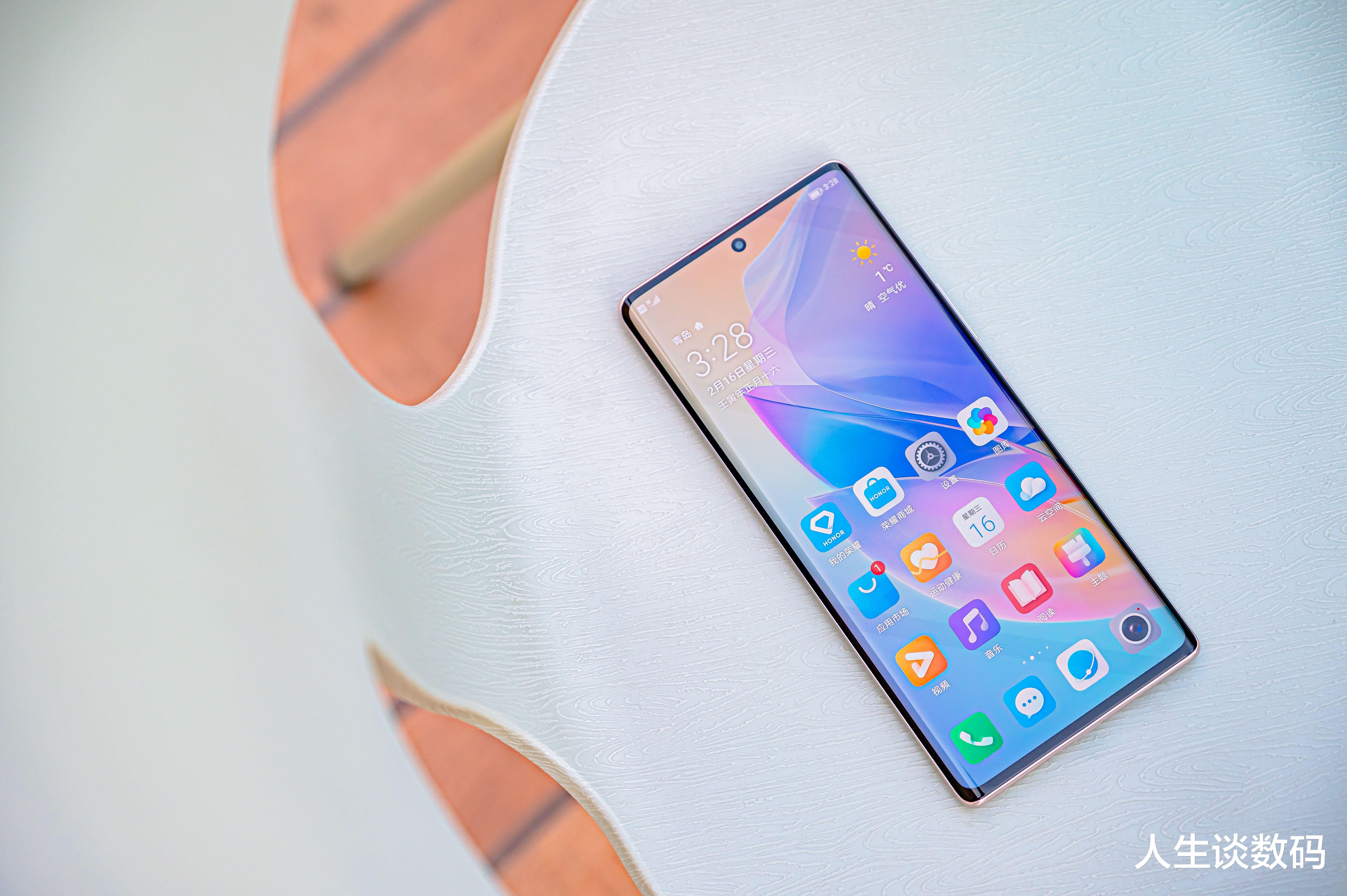 荣耀|不讲武德，2000元档手机屏幕天花板来了，荣耀60 SE岂止好看