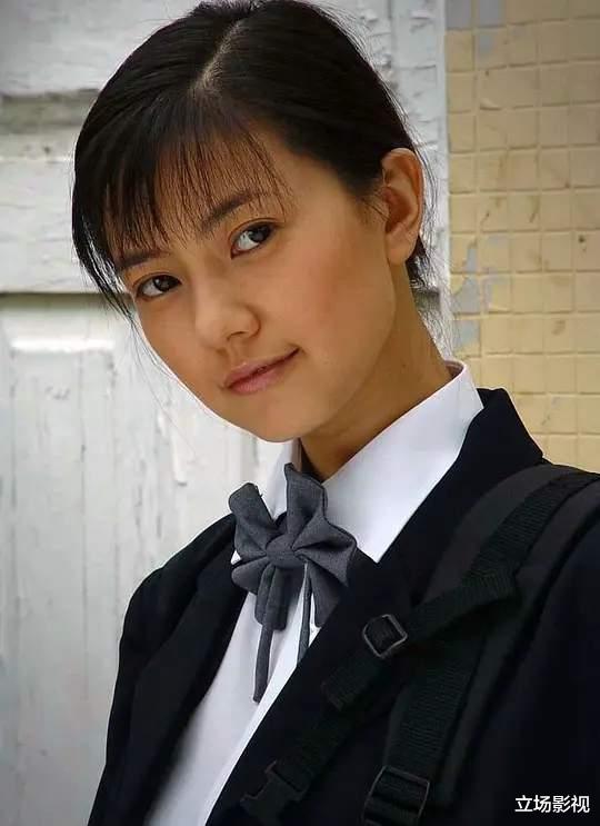 街拍|高圆圆的母亲：10年的求医之路，是女儿的艰辛和心痛