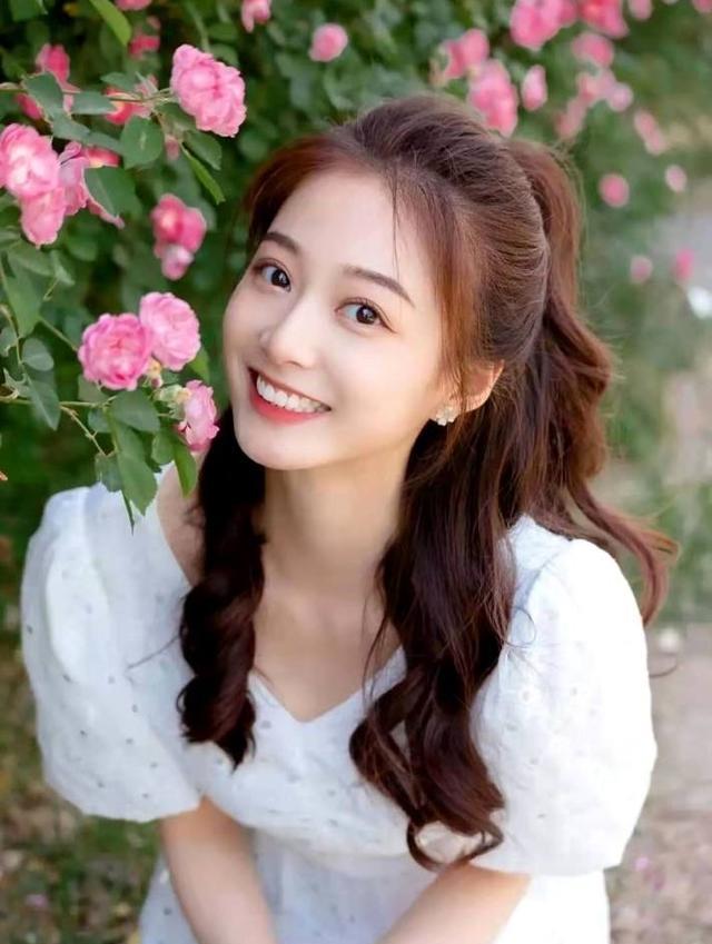 冬奥会|冯琳亮相冬奥会,这是她第四次出镜,网友:德才兼备的小仙女!