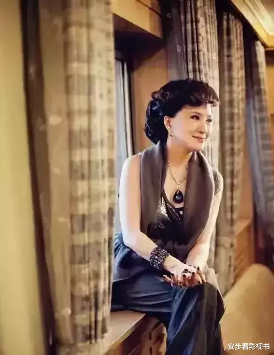 郑绪岚|歌手郑绪岚:为爱远赴美国被抛弃,男友患癌去世,64岁孑然一身