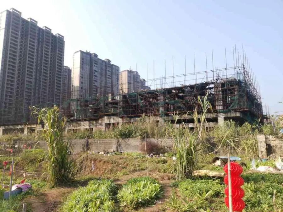 红岭火车站对出的烂尾项目即将拍卖，梧州烂尾项目或将迎来春天？