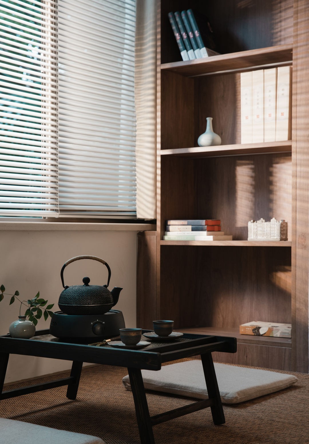 大叔把客厅去掉,装修成极简新中式,新家静谧又美好,太爱了!