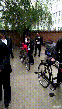 住博会|“老公车里发现的,我该怎么办?”离了吧