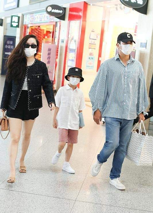 霍思燕|霍思燕真不怕杜江吃醋！穿清凉装露出bra太性感，瘦了颜值就开挂