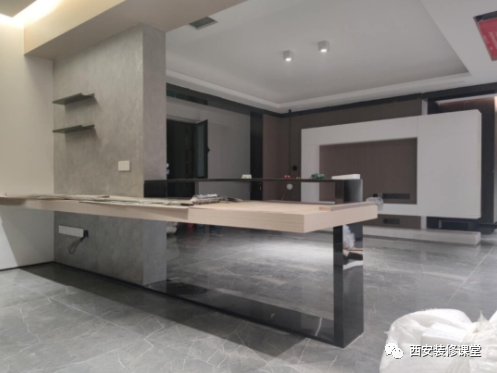 悬空书桌不占地美观,怎么固定?