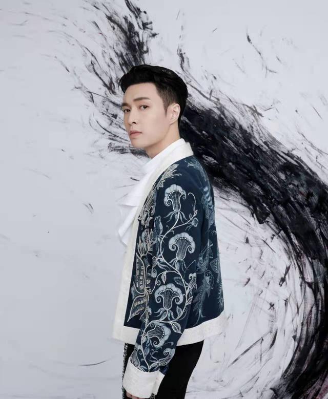 张艺兴|跟谷爱凌连线，被黑通稿后，张艺兴发新歌：与24kGoldn合作新歌