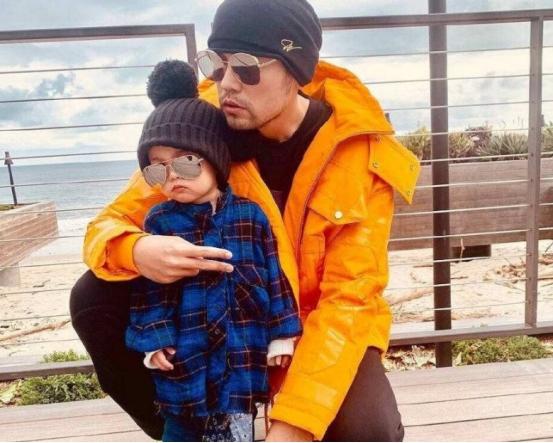 昆凌|周杰伦昆凌“官宣”三胎,普通家庭学不来,看看昆凌状态就知道了