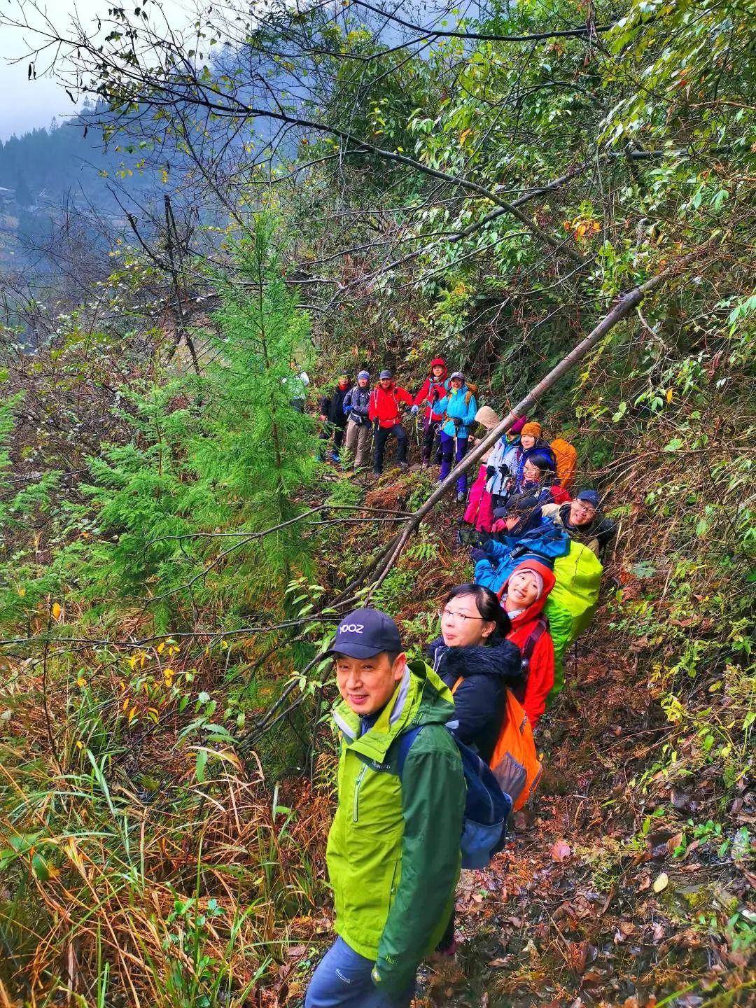 旅游业|叫板仙本那、媲美科罗拉多，徒步穿越北纬30°的神秘景观！