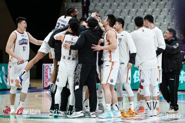 湖人队|CBA：上海意外落败，辽宁重返次席，四强并驾齐驱，山东北控严峻