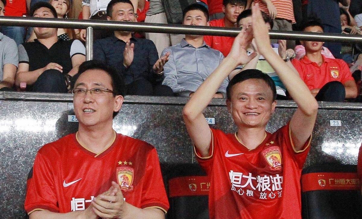 广州队|晚上6点！广州队结束动荡，官方发文扶持，许家印鼓掌，国足振奋