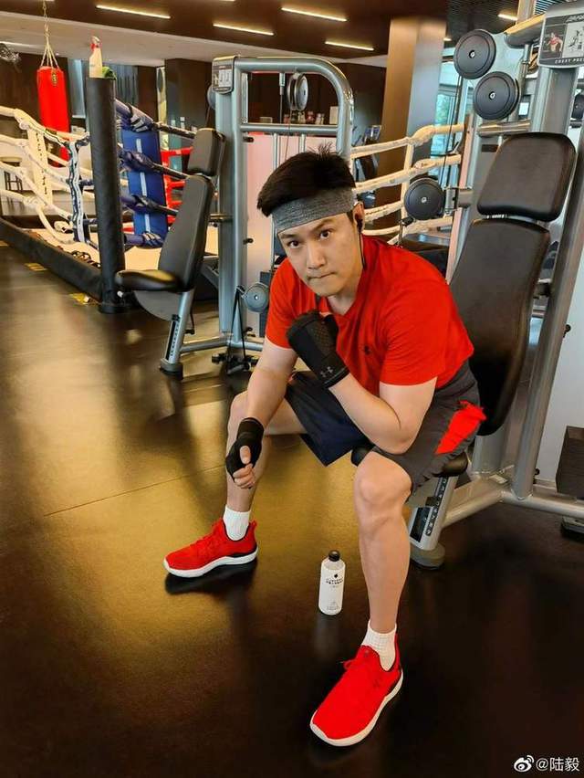 陆毅|上海男人陆毅晒照清瘦不少！身材健硕不油腻，46岁帅气有型迷倒粉丝
