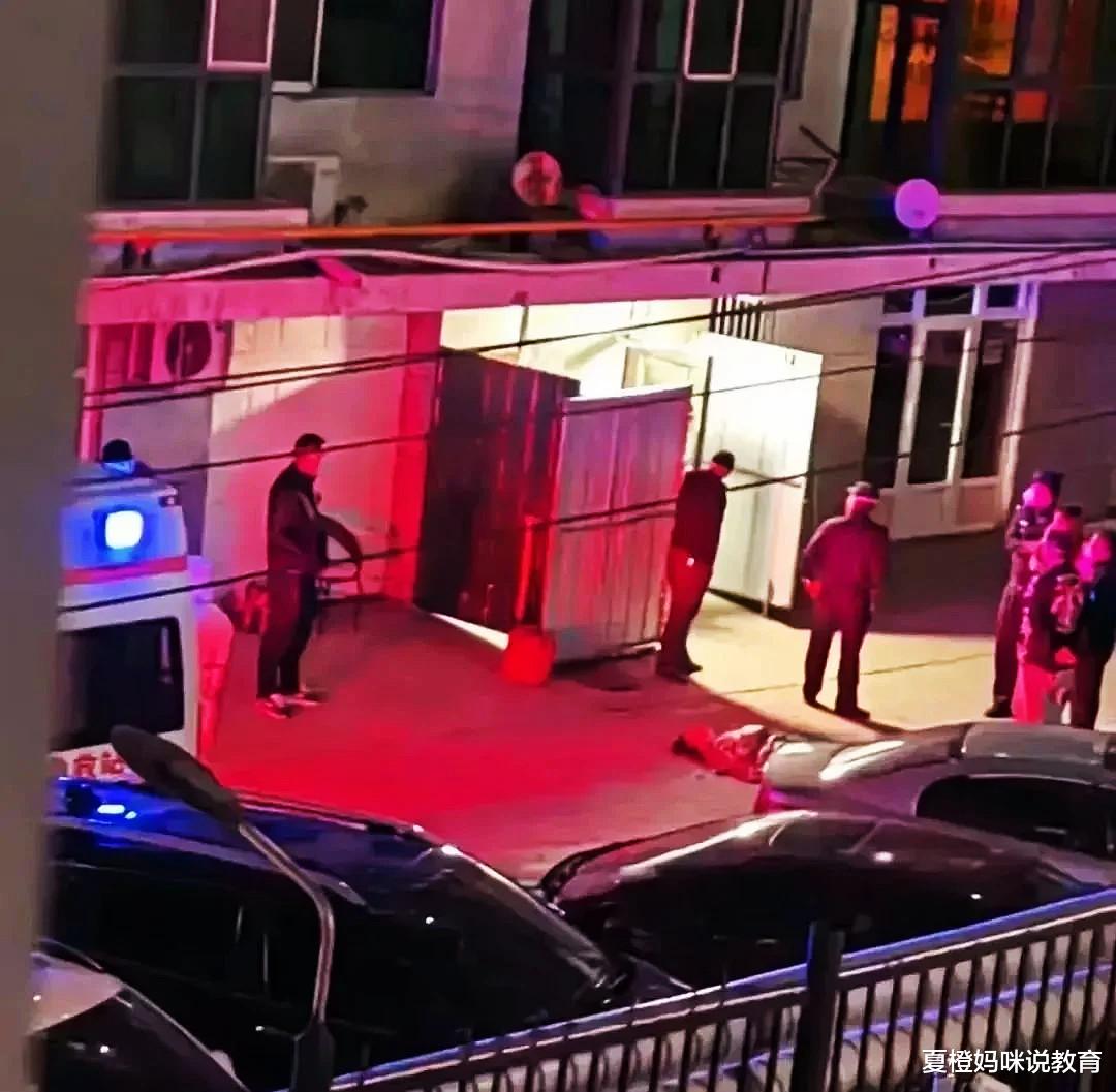 呼市一女子跳楼,焊死的铁皮门将母女阴阳相隔,物业为何敢焊门?