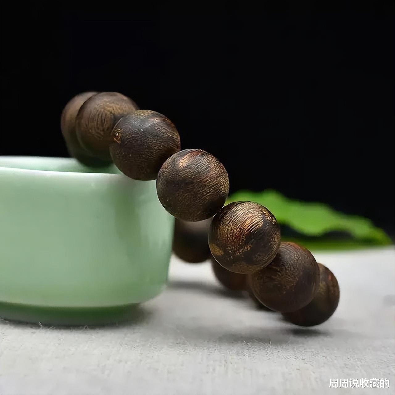 沉香手串|沉香手串到底能不能，上手去盘玩？没味了怎么办？