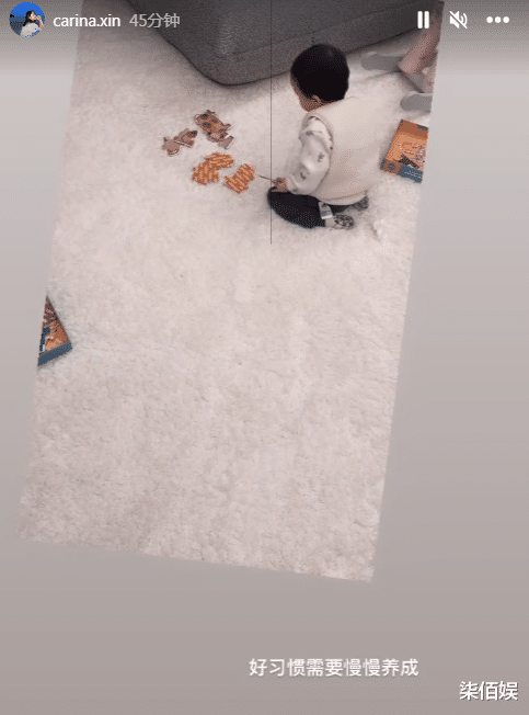 林峰|张馨月锻炼女儿自己收拾玩具，2岁格格手脚麻利，留短发超像林峯