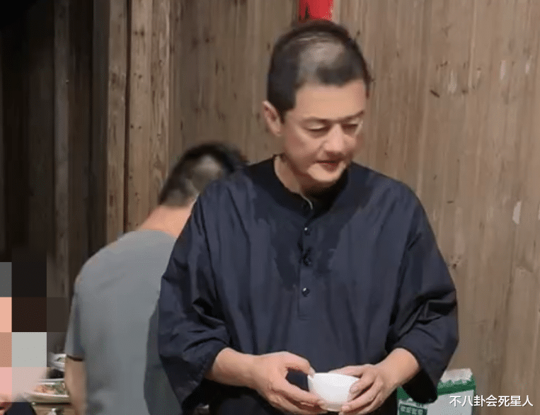 汤镇业|年轻时个个是神颜,一夜之间“变”丑了,这14位明星太可惜了