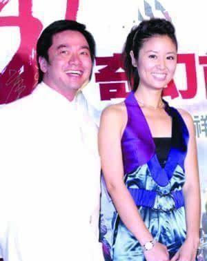 林心如|林心如超市内录节目,穿露脐装,46岁依然年轻