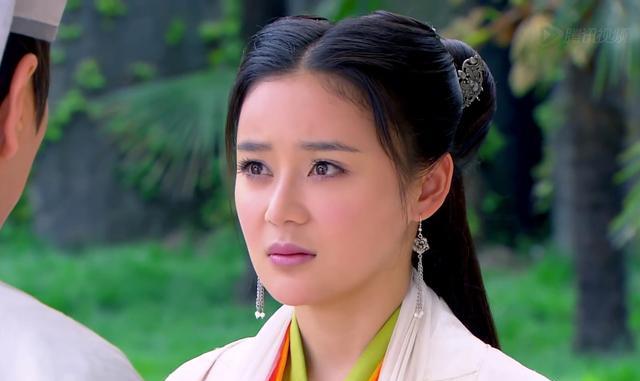 李庚希|8位“苦瓜脸”女星,五官单看挑不出毛病,凑一起愁容满面,真亏