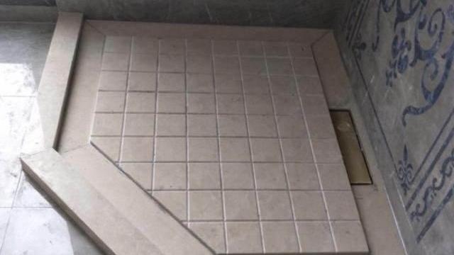 卫生间装修不贴瓷砖？看看聪明人的做法，流行趋势又好用