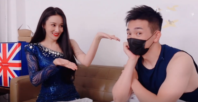 张馨予|张馨予感染新冠,卧沙发疼痛难受仍坚持工作,何捷无法陪在身边照顾