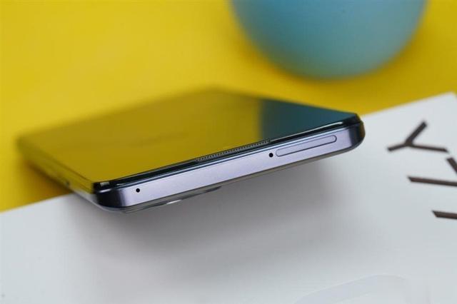 苹果|80W最强充电千元机!vivo Y77评测:首发天玑930温度感人