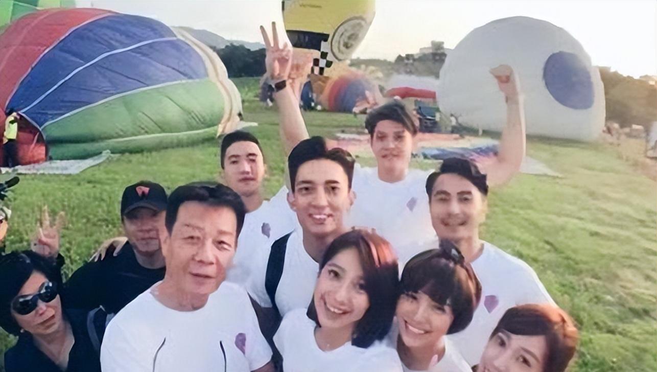 寇世勋|不要孩子分房睡,吃喝拉撒全AA,这些奇葩的明星夫妻到底图啥?