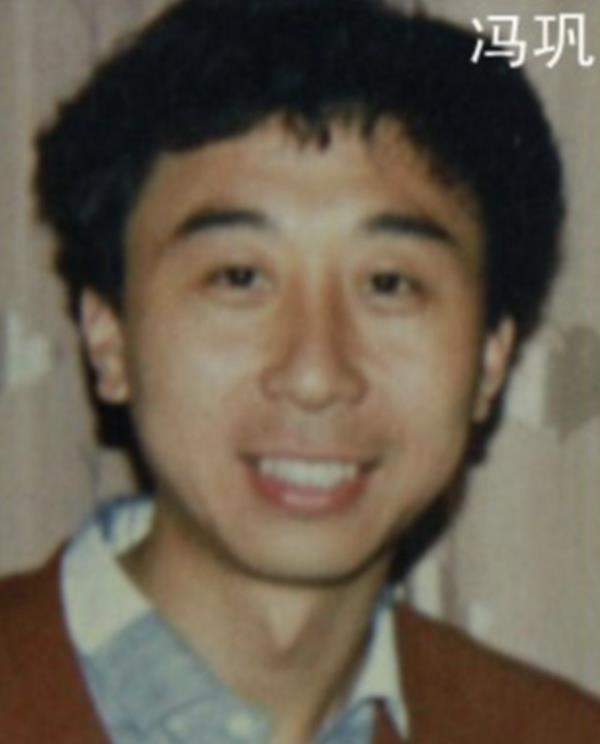 冯巩|冯巩:47岁时被美女保姆索要50万分手费,他老婆的做法让人钦佩