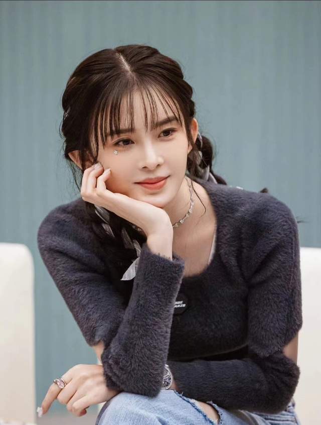 赵樱子|赵樱子晒名牌包被批炫富，房间堆满奢侈品，网友感慨明星赚钱容易