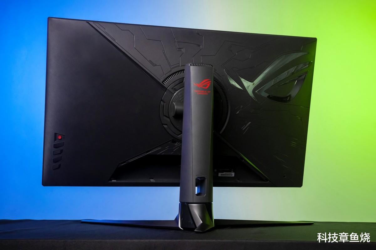 显示器|主机与PC通吃的狠角，ROG PG32UQ超胜显示器体验