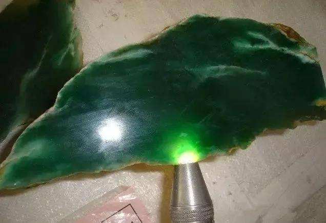 标王|回顾赌石界的“三大翡翠标王”,总价值超20亿,再难复制的辉煌