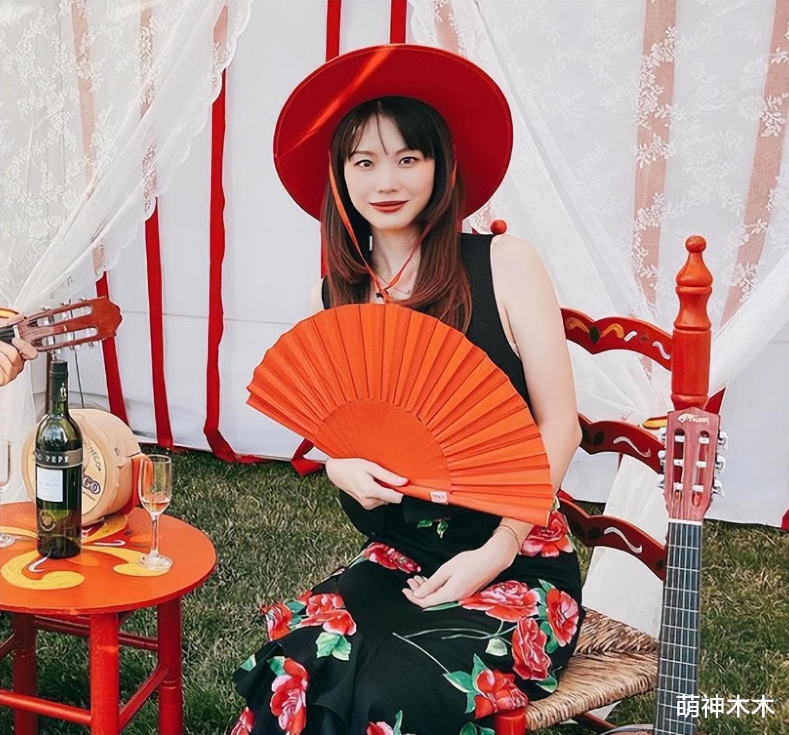 网红吐槽房东惹争议,身为7岁孩子妈介意被叫阿姨,对方大学毕业