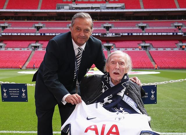 郭珍霓|传奇演员莱斯利菲利普斯去世，曾三演《哈利波特》，两任妻子惨死