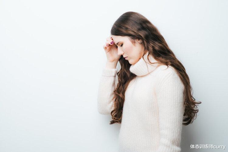 贫血|蹲下后突然起身“眼前一黑”?可能暗示这4种疾病,并非贫血